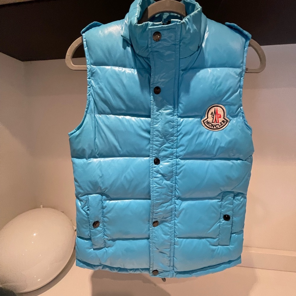 Moncler Vintage Turquoise large logo Down Vest, beautiful!